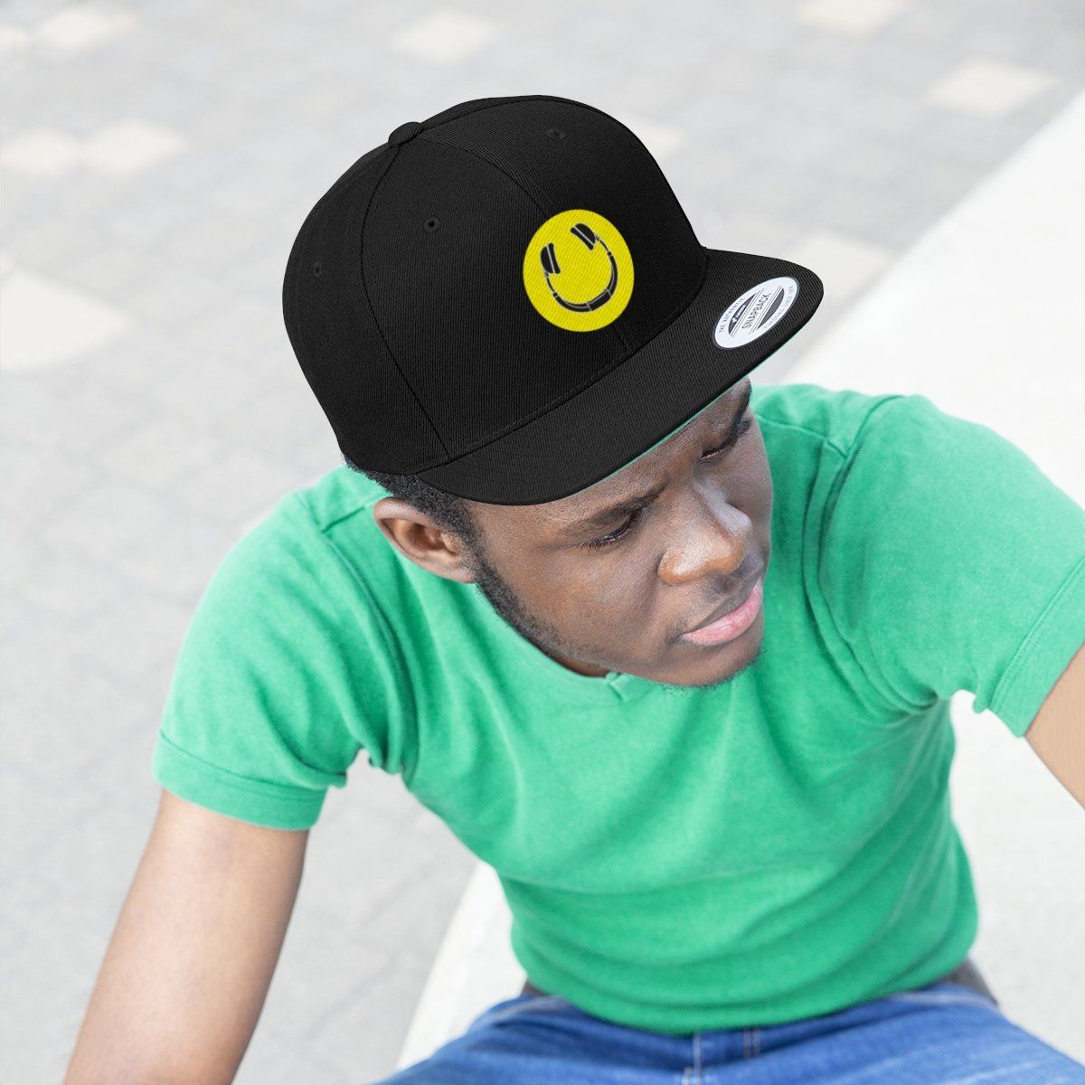 Smiling Headphones Snapback Hat black